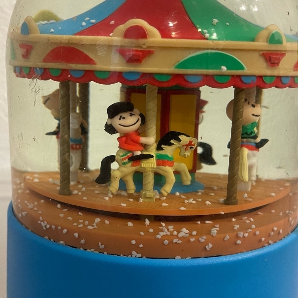 Vintage Willitts Designs Peanuts Characters Snow Globe Musical Carousel Working. - Picture 7 of 14